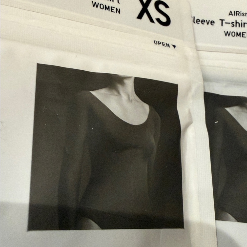NEW Uniqlo x Alexader Wang Women AIRism Round Scoop Neck Long Sleeve Shirt BLACK